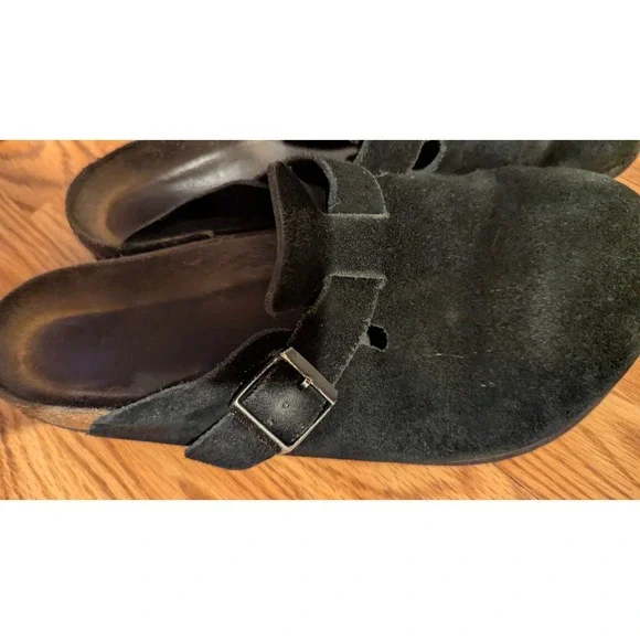 Birkenstock Black Suede Boston Style Buckle Clogs Broken in Footbed Comfort Shoe - Picture 4 of 7